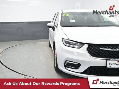 Used 2023 Chrysler Pacifica Touring-L