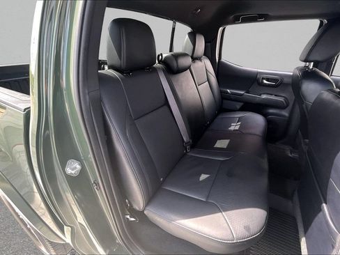 Used 2022 Toyota Tacoma TRD Sport w/ TRD Premium Sport Package RWD image 28