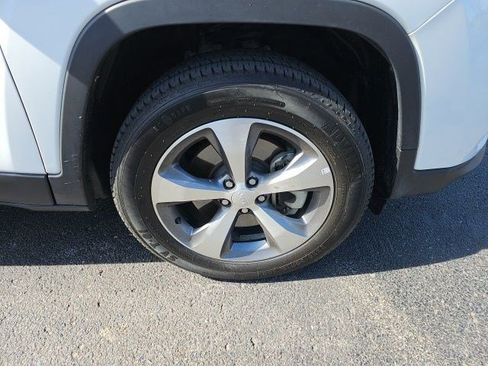 Used 2022 Jeep Cherokee Limited image 10