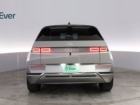 Used 2024 Hyundai Ioniq 5 Limited image 13