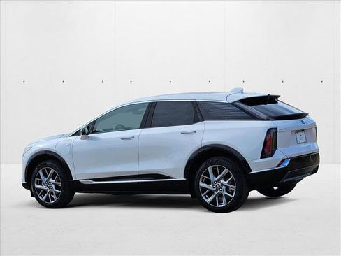 New 2025 Cadillac Optiq Luxury 1 image 9