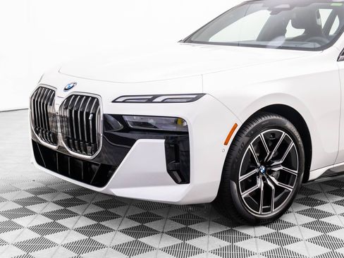 Used 2025 BMW i7 eDrive50 w/ M Sport Package image 35