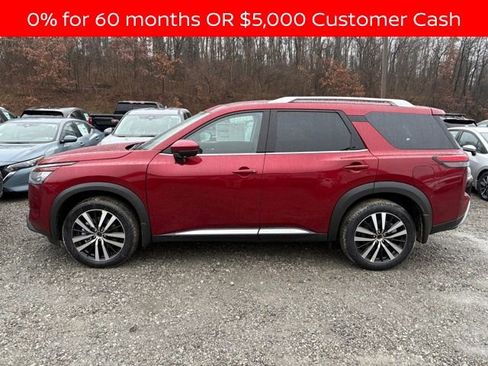 New 2025 Nissan Pathfinder Platinum image 2