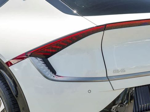 Certified 2023 Kia EV6 Wind w/ Wind Technology Package AWD/4WD image 7