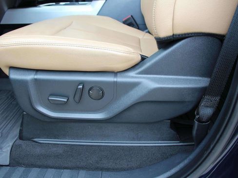 Used 2022 Ford F250 Lariat w/ Lariat Value Package AWD/4WD image 19