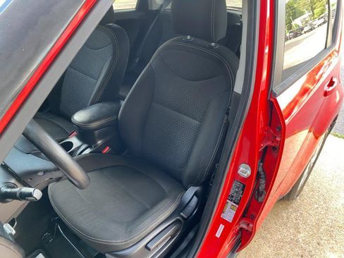 Used 2015 Kia Soul + FWD image 14