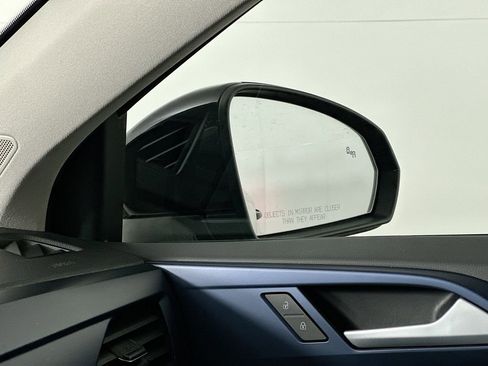 Used 2022 Volkswagen Taos SE image 24