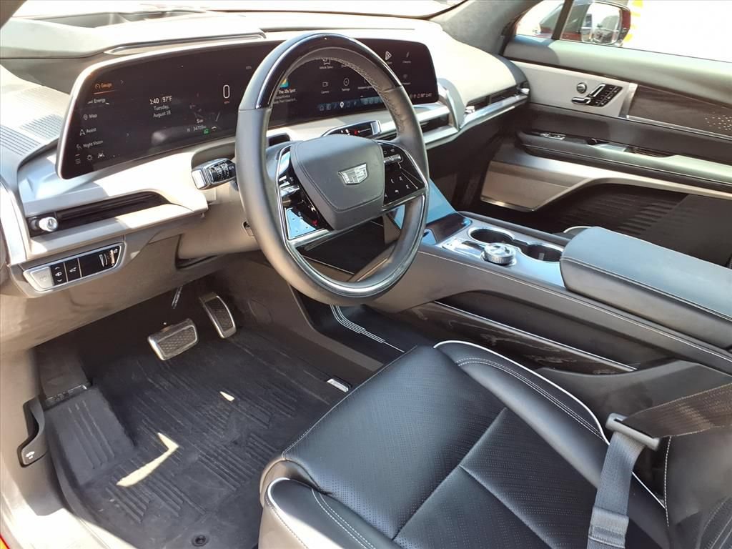 Certified 2026 Cadillac Vistiq Platinum w/ LPO, Floor Liner Package AWD/4WD image 19