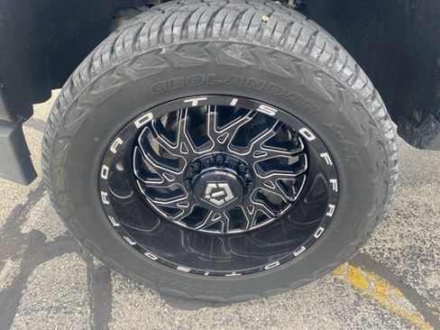 Used 2017 Chevrolet Silverado 1500 High Country AWD/4WD image 11