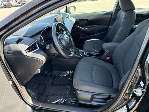 Used 2022 Toyota Corolla LE FWD image 11