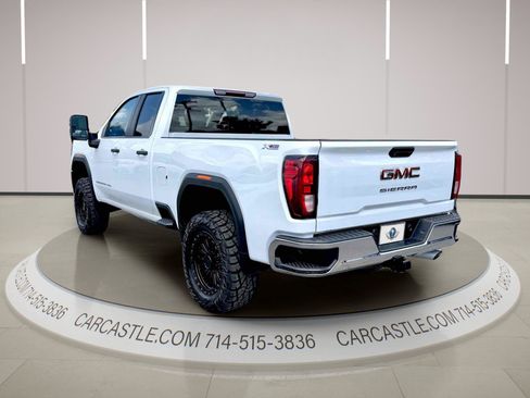 Used 2024 GMC Sierra 2500 Pro AWD/4WD image 3