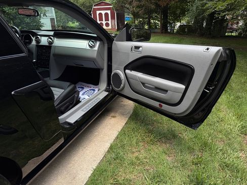 Used 2007 Ford Mustang GT RWD image 41