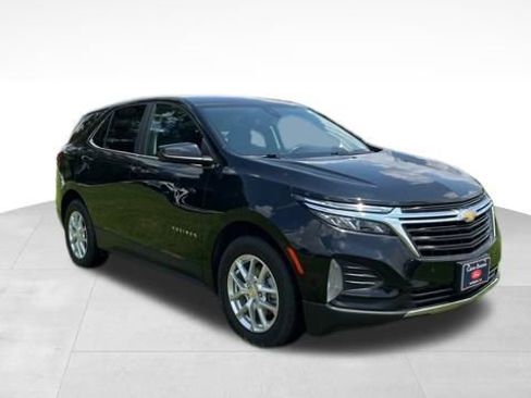 Used 2022 Chevrolet Equinox LT w/ Driver Convenience Package image 1