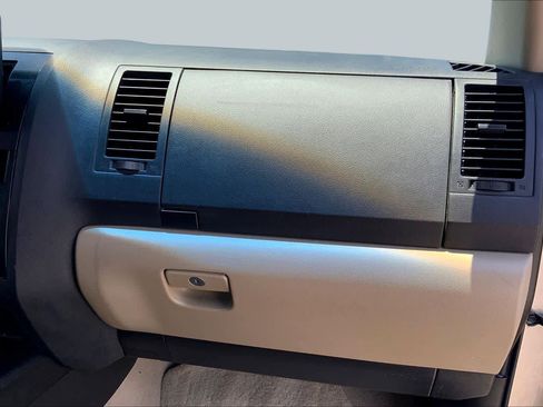 Used 2010 Toyota Tundra Limited RWD image 17