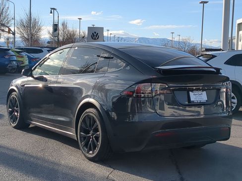 Used 2024 Tesla Model X image 9