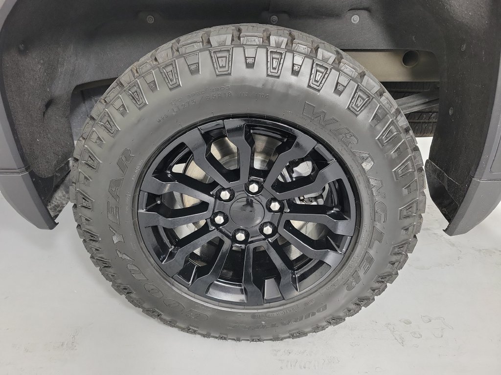Used 2025 GMC Sierra 1500 SLT RWD image 8