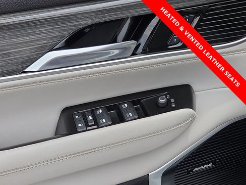 Used 2022 Jeep Wagoneer Series III AWD/4WD image 15