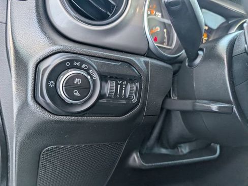 Used 2021 Jeep Gladiator Sport image 13