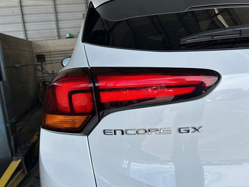Used 2025 Buick Encore GX Preferred image 11