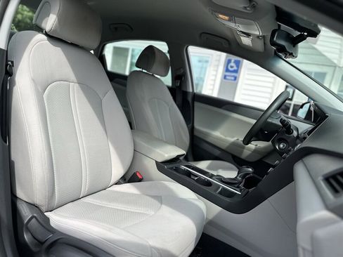 Used 2016 Hyundai Sonata SE FWD image 14