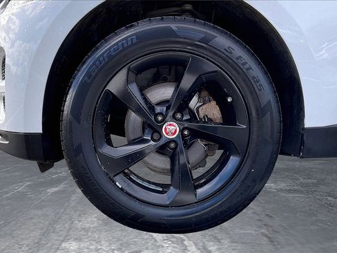 Used 2020 Jaguar F-PACE Premium image 34