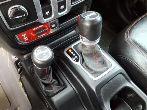 Used 2018 Jeep Wrangler Rubicon w/ Cold Weather Group image 23