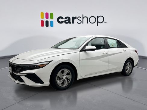 Used 2024 Hyundai Elantra SE FWD image 1