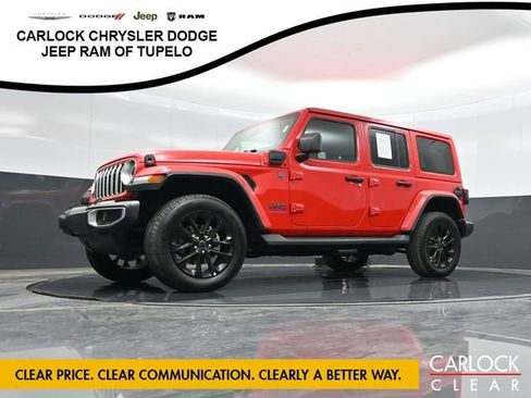 Used 2025 Jeep Wrangler Sahara image 50