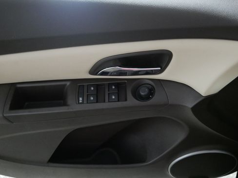 Used 2013 Chevrolet Cruze LTZ FWD image 19