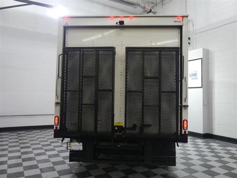 Used 2021 Ford E-350 and Econoline 350 Super Duty w/ Power Windows & Locks Group image 7