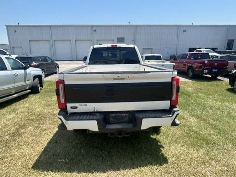 Used 2025 Ford F350 Platinum AWD/4WD image 4