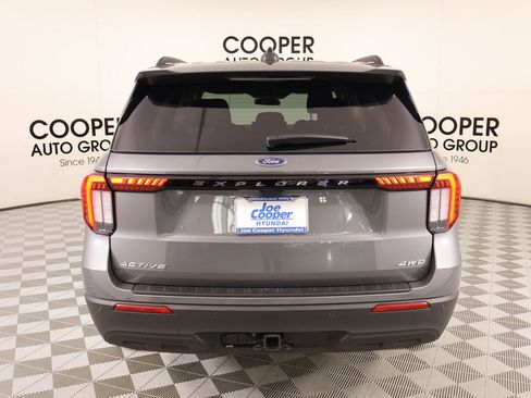 Used 2025 Ford Explorer Active image 23
