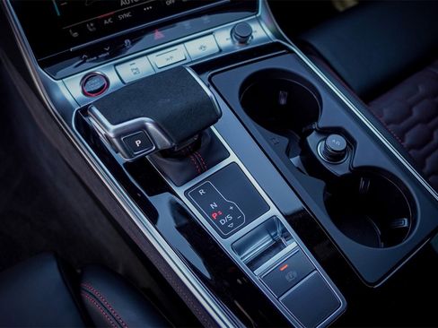 Used 2025 Audi RS 6 performance image 17