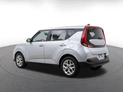 Used 2025 Kia Soul LX w/ LX Technology Package FWD image 6