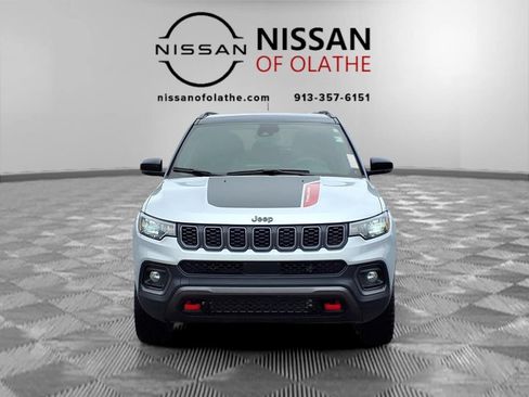 Used 2025 Jeep Compass Trailhawk AWD/4WD image 31