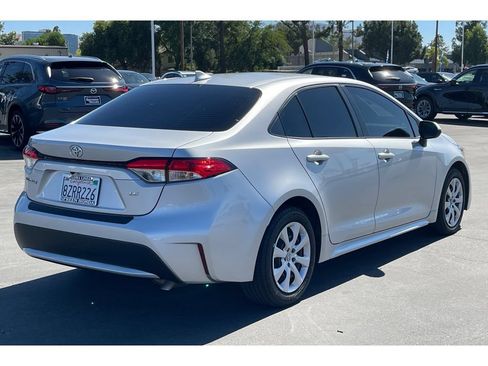 Used 2022 Toyota Corolla LE FWD image 6