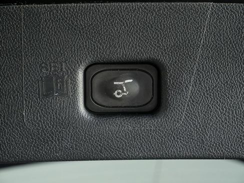 Used 2021 Lincoln Nautilus Reserve image 31