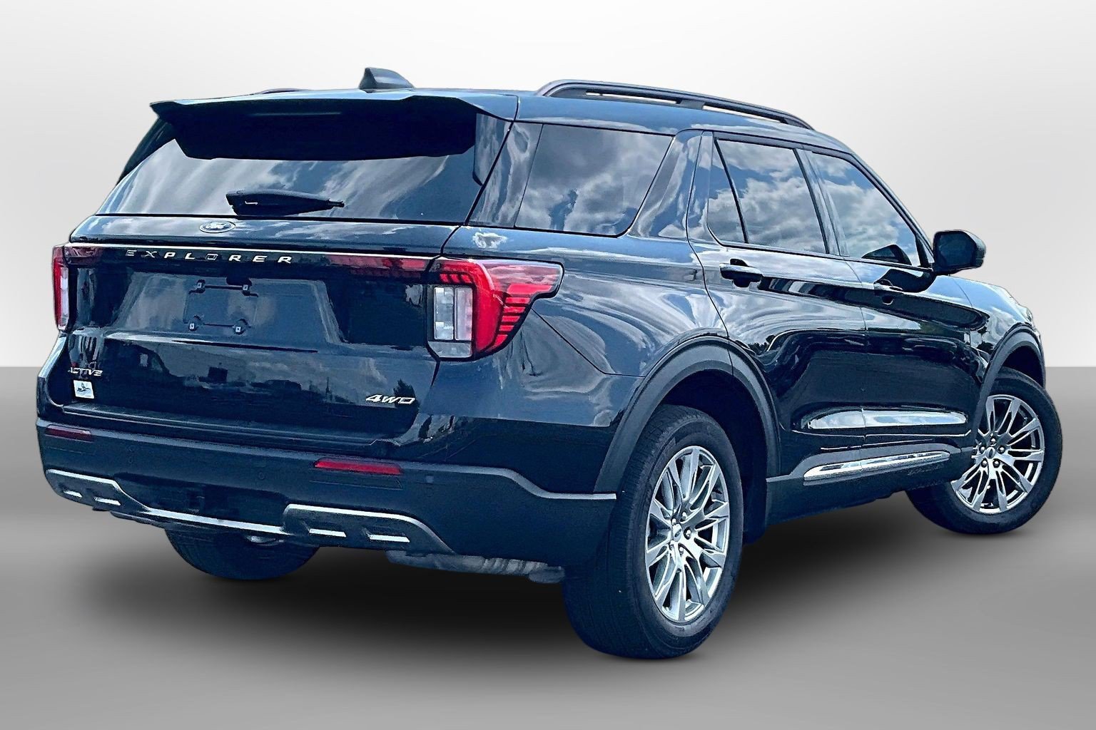 Used 2025 Ford Explorer Active w/ Active Comfort Package AWD/4WD image 11