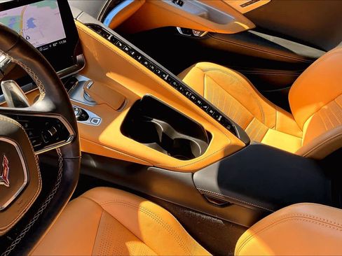 Used 2021 Chevrolet Corvette Stingray Premium Cpe w/ Z51 Performance Package image 18