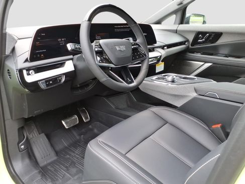 New 2027 Cadillac Optiq Sport w/ LPO, Floor Liner Package AWD/4WD image 12