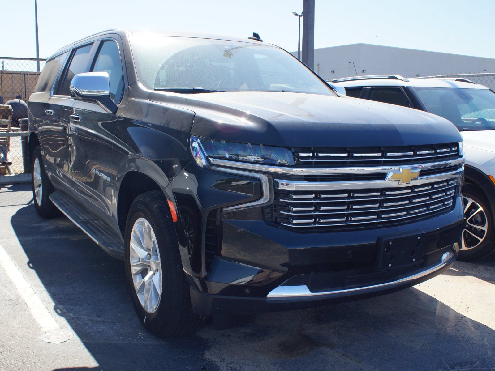 Used 2024 Chevrolet Suburban Premier w/ Premium Package 2 AWD/4WD image 3