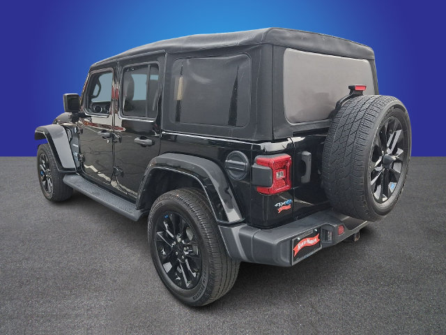 Used 2022 Jeep Wrangler Unlimited Sahara w/ Cold Weather Group AWD/4WD image 6