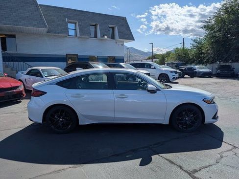 Used 2023 Honda Civic EX-L image 2