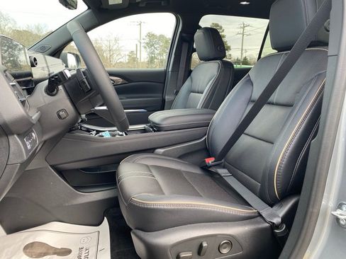 New 2026 Chevrolet Traverse High Country image 10