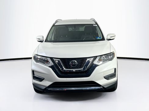 Used 2018 Nissan Rogue SV AWD/4WD image 2