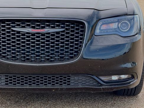 Used 2022 Chrysler 300 S RWD image 9