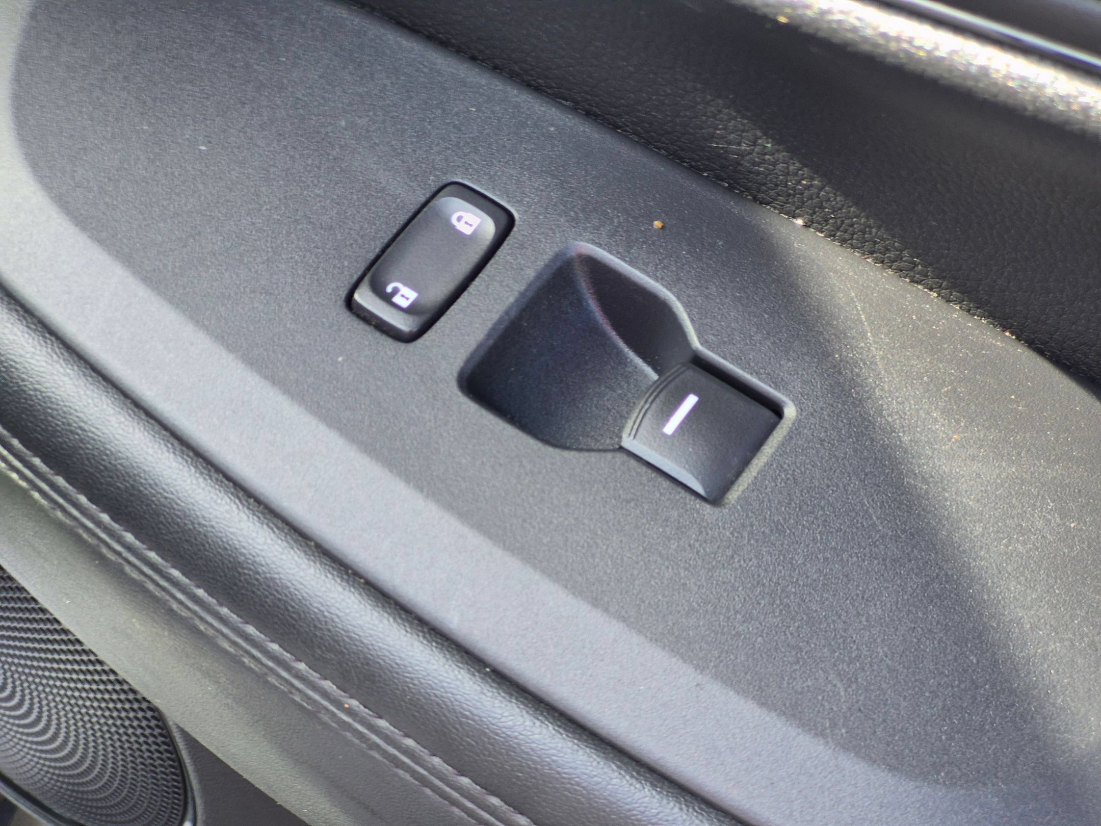 Used 2025 Honda HR-V LX image 34