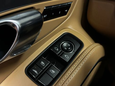 Used 2015 Porsche 911 Carrera S RWD image 27