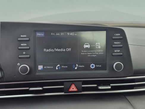 Certified 2025 Hyundai Elantra SE FWD image 22