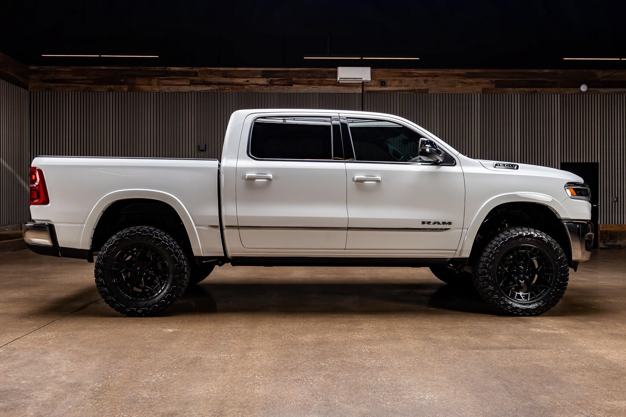 Used 2026 RAM 1500 Limited AWD/4WD image 11
